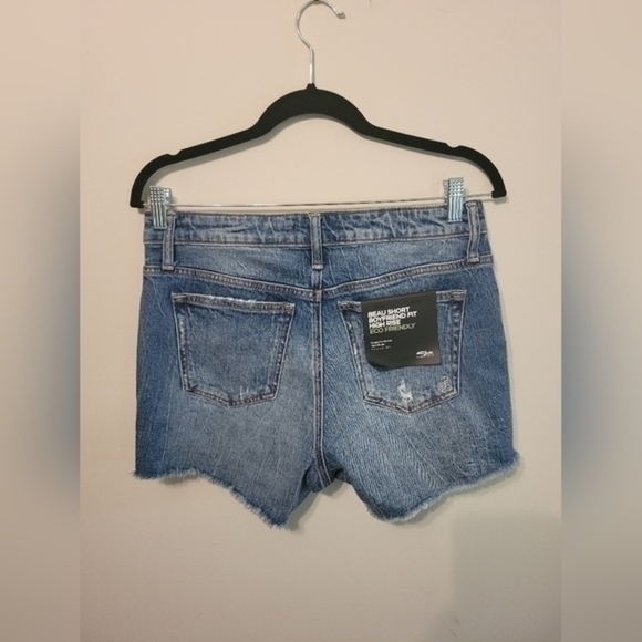 Silver Shorts - Picture 4 of 6